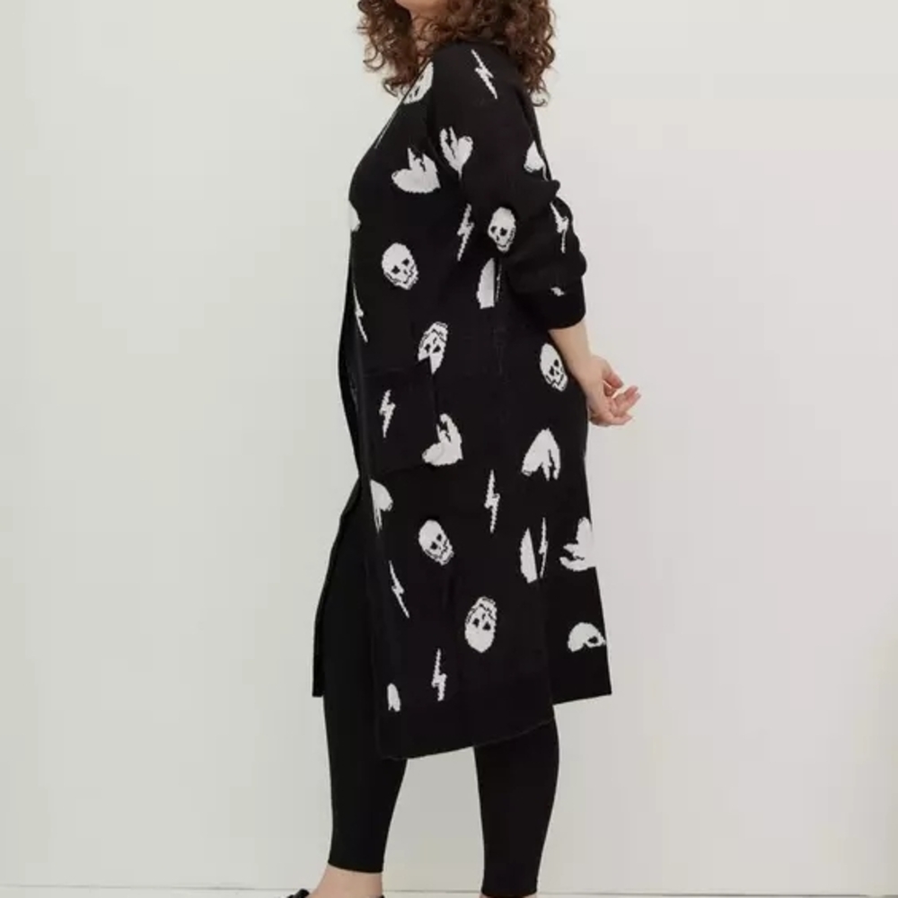 Fall-Apple PICKING-LONG SWEATER Torrid LOVE SICK SKULL Cardigan SIZE 5X - Picture 3 of 4
